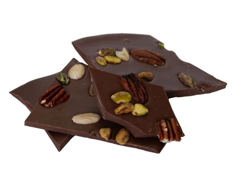 Lámaná čokoláda hořká s ořechy 54,5% 100 g